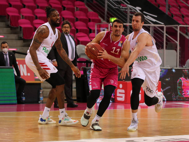 他用一记堪 他用一记堪